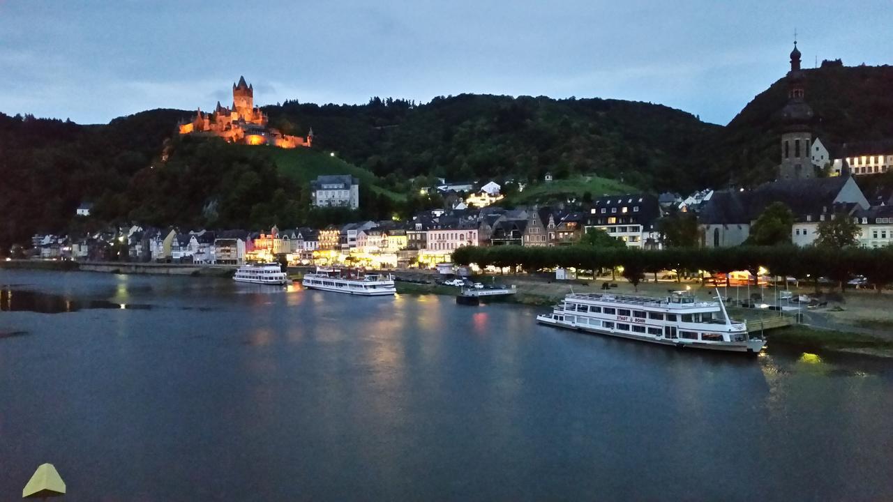 Aparthotel Cochem Esterno foto